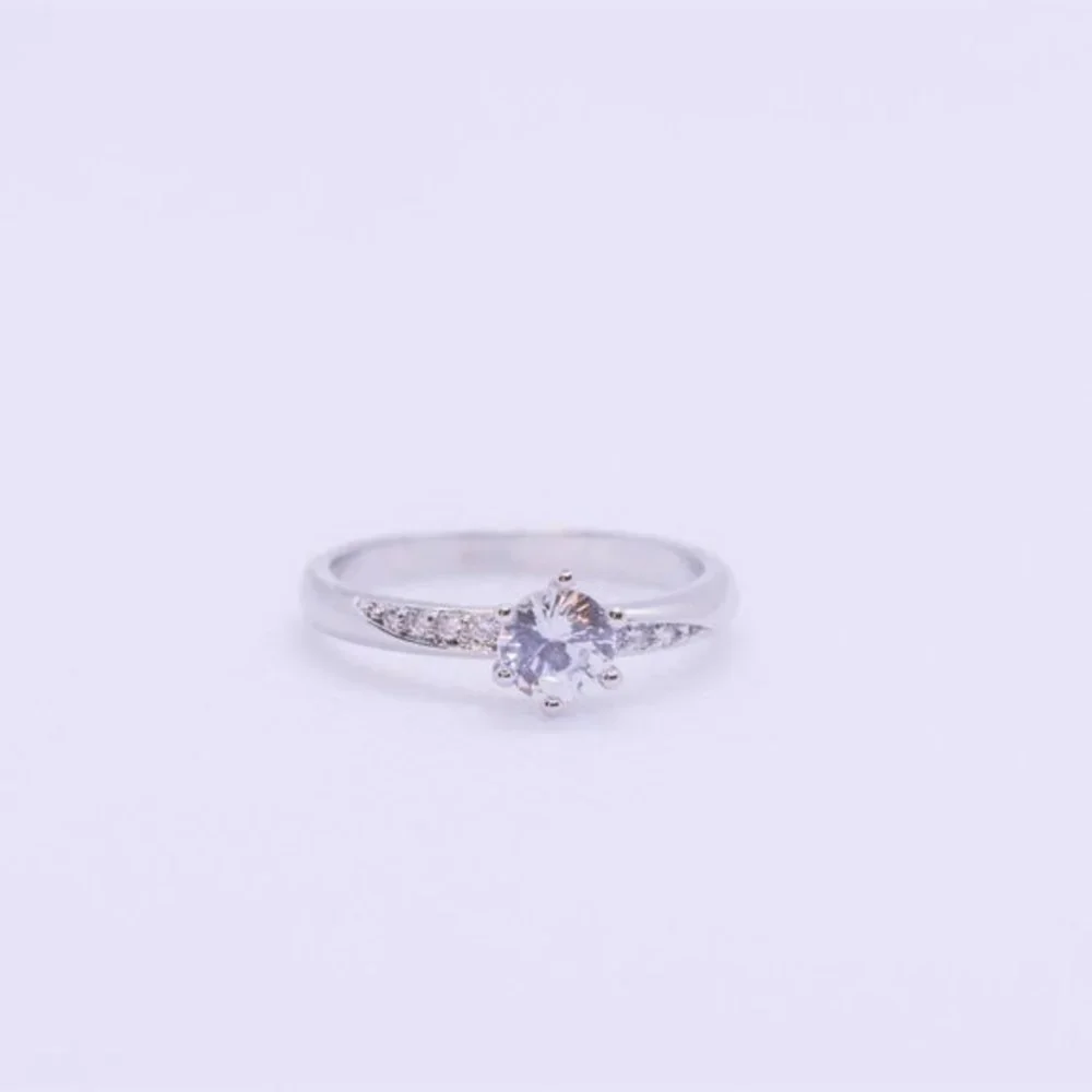 NEW Fashion Sterling Silver Shiny Zircon Ring
